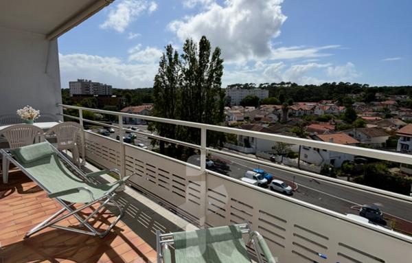 T3 lumineux vue sur Arcachon   62 m2   Balcon, cuisine récente   Charges avec chauffage et eau froide