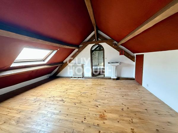 MAISON + LOCAL COMMERCIAL à Epône 78680