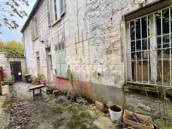 MAISON + LOCAL COMMERCIAL à Epône 78680