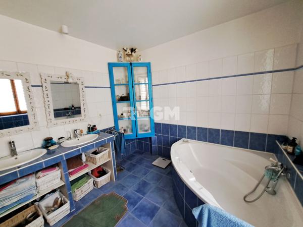 Gardonne (24680) Maison en pierre 5 chambres voire +, à GARDONNE 264 m2 hab