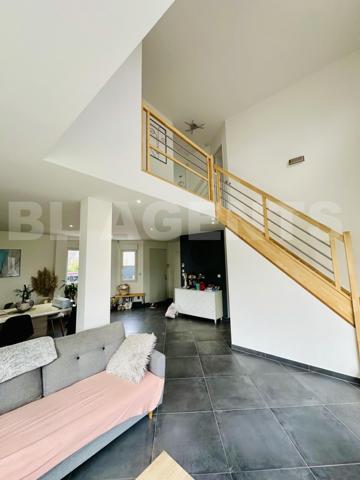 Maison - 5 piéces - 4 chambres - Jardin