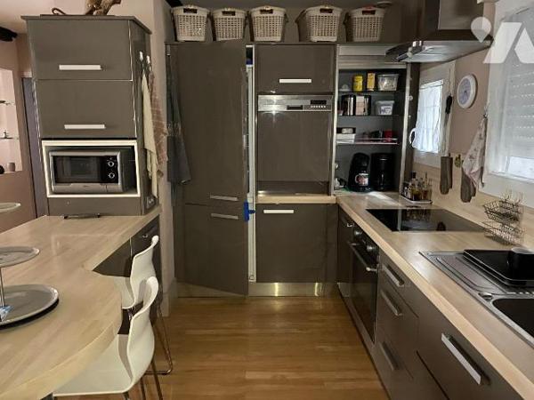 Appartement à Vendre à Chartres (28000) en Eure-et-Loir (28)

Nous vous présentons cet appart...