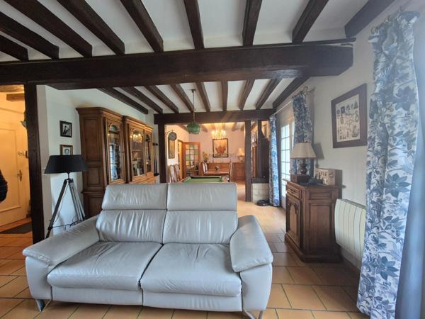 L’équilibre parfait entre nature et accessibilité, disposant d'un parc de 3193 m²