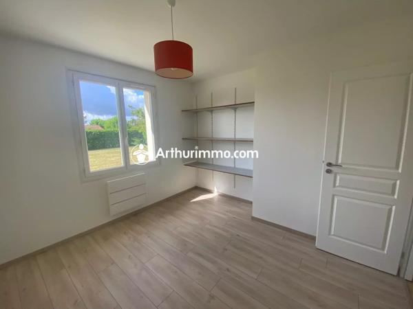 Location                                                      Maison
                        
                     4 pièces                      88 m2                     à Landes