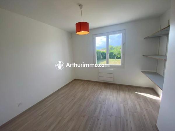 Location                                                      Maison
                        
                     4 pièces                      88 m2                     à Landes
