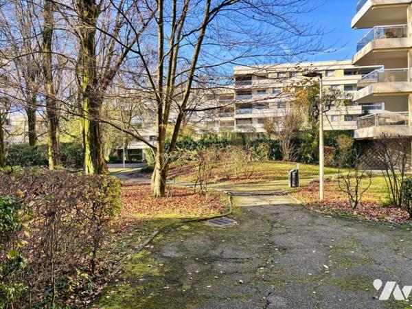 MEYLAN 4p+C,  Terrasse de 12 m² situé au 2ème étage