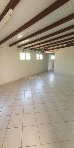 A VENDRE Maison de plain pied 5 pièces avec garage et dépendances LE DIAMANT 97223