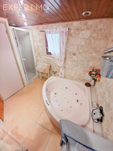 Coulounieix-Chamiers (24660) VIAGER SANS RENTE OU NUE PROPRIÉTÉ MONSIEUR 92 ANS SUPERBES MAISON DE PLAIN-PIED AVEC TERRAIN ET DÉPENDANCES.