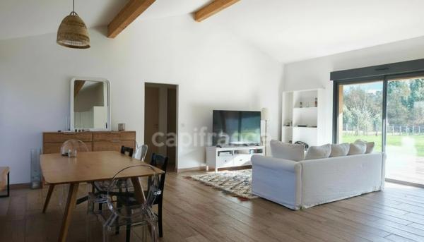 Maison ossature bois DPE A sur parc de 2 563 m² à Mios