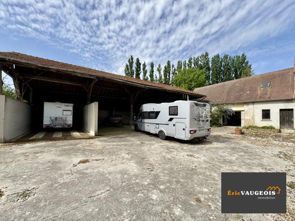 Pierre-Levée (77580) Corps de ferme 200m² DPE:C - Grange - Terrain 1.4 hectare