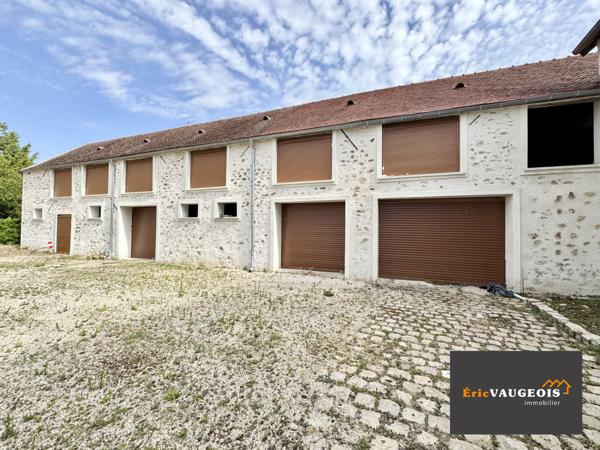 Pierre-Levée (77580) Corps de ferme 200m² DPE:C - Grange - Terrain 1.4 hectare