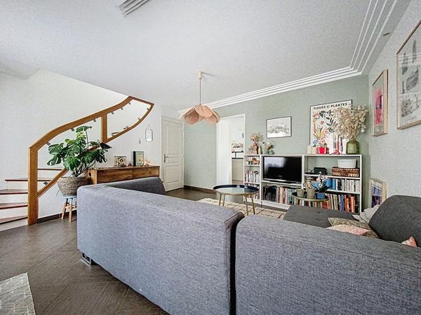 Maison de bourg très bien située axe A11/A85 composée de 4 chambres à Saint Germain Des Prés