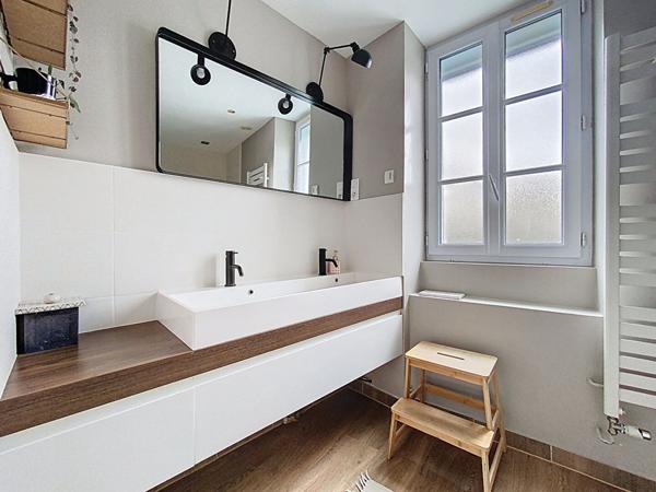 Maison de bourg très bien située axe A11/A85 composée de 4 chambres à Saint Germain Des Prés