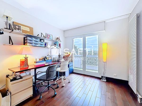 Attique lumineux, terrasse, vue Salève