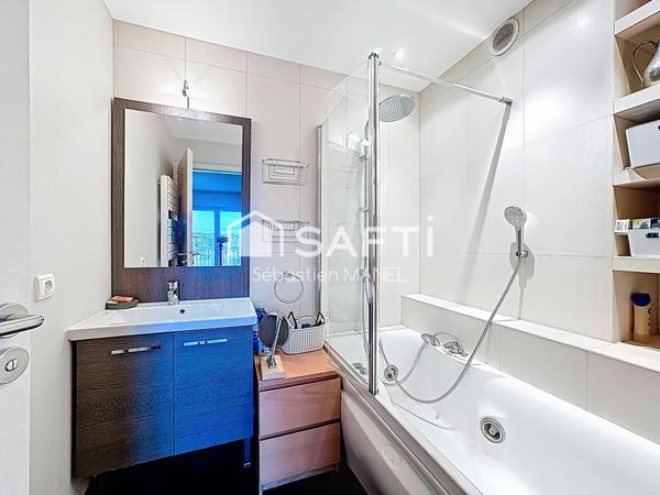 Attique lumineux, terrasse, vue Salève