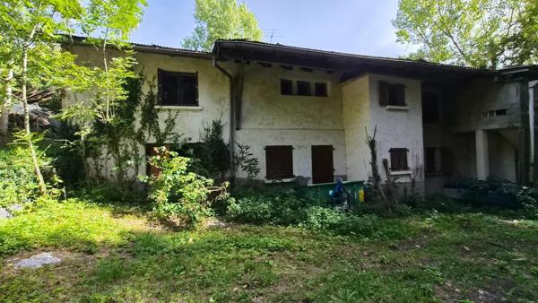 Arâches-La-Frasse 577 m2 habitables à réinventer