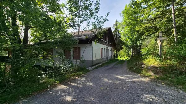 Arâches-La-Frasse 577 m2 habitables à réinventer