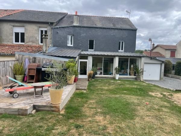 Location Maison 6 pièces Saint-Aubin-le-Cloud (79450)