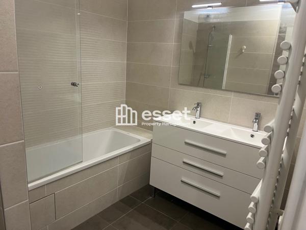 Location Appartement 4 pièces 89.5 m² - Paris 75018