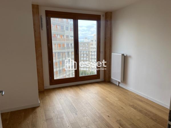 Location Appartement 4 pièces 89.5 m² - Paris 75018
