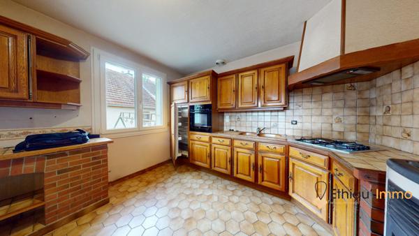 Maison familiale avec sous-sol et terrain de 524 m² au cœur de Vignory
