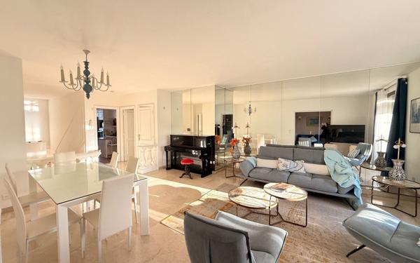 Appartement à louer    5 pièces • 115 m2 Villeneuve-Loubet