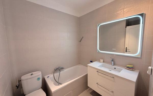 Appartement à louer    5 pièces • 115 m2 Villeneuve-Loubet