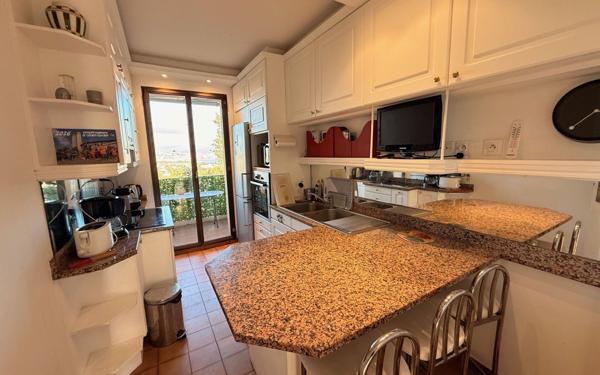 Appartement à louer    5 pièces • 115 m2 Villeneuve-Loubet