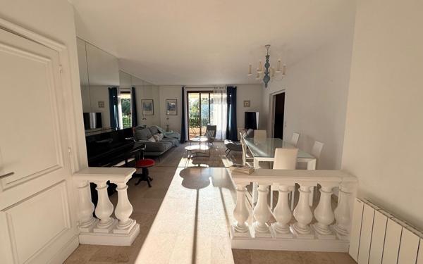 Appartement à louer    5 pièces • 115 m2 Villeneuve-Loubet