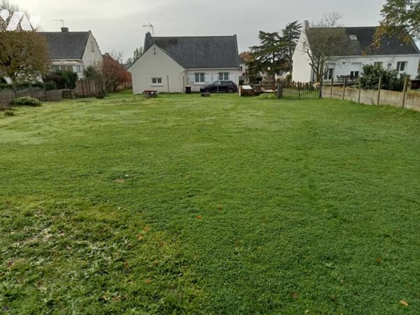 Terrain à bâtir de 872m², à viabiliser