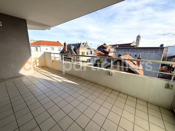 Location Appartement47,7 m² - 2 Pièces - CLERMONT FERRAND (63000)