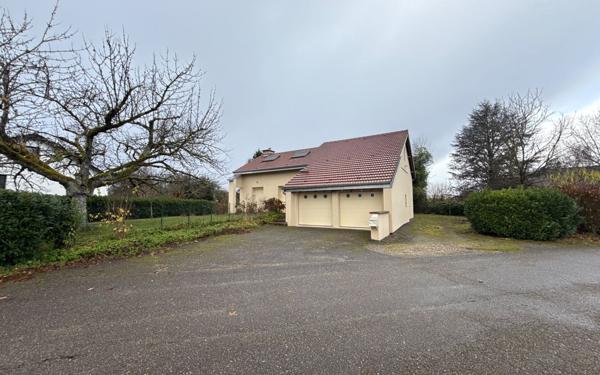 Maison à vendre    6 pièces •  Mont-sous-Vaudrey