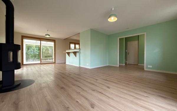 Maison à vendre    6 pièces •  Mont-sous-Vaudrey