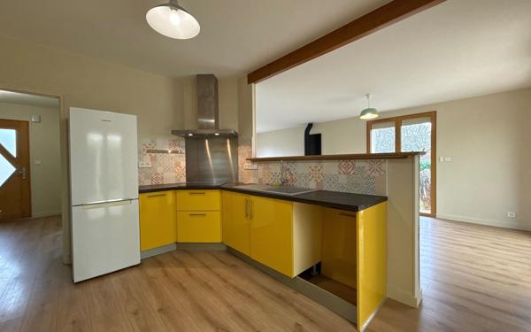 Maison à vendre    6 pièces •  Mont-sous-Vaudrey