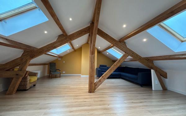 Maison à vendre    6 pièces •  Mont-sous-Vaudrey