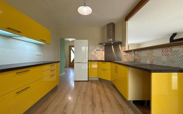 Maison à vendre    6 pièces •  Mont-sous-Vaudrey