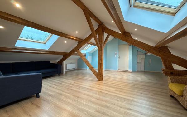 Maison à vendre    6 pièces •  Mont-sous-Vaudrey