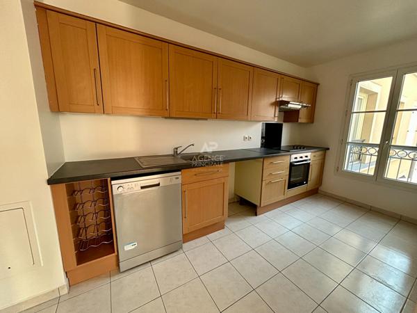 Appartement Poissy 3 pièces 60 m2 €299 000 ** - Référence 9082