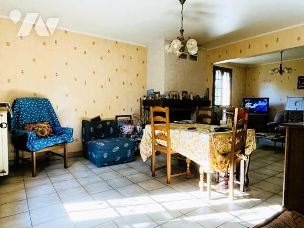 A vendre sur la commune d'Avranches, dans un quartier recherché, à proximité de tous commerces ...