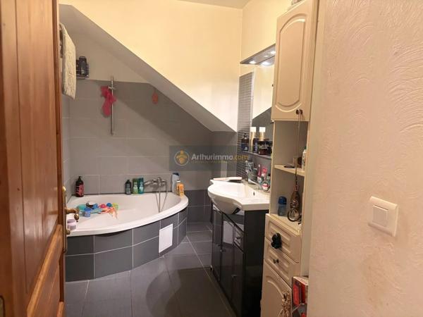 Location                                                      Appartement
                        
                     3 pièces                      88 m2                     à Bourmont-Entre-Meuse-Et-Mouzon