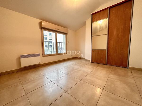 Appartement F3 de 73 m² ,dernier étage, balcon