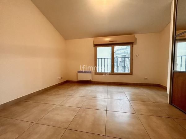 Appartement F3 de 73 m² ,dernier étage, balcon