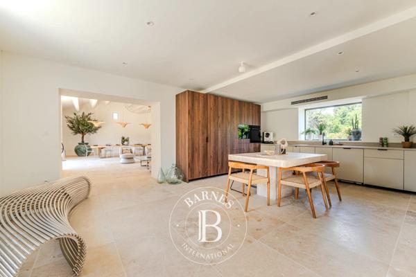 Pernes-les-Fontaines, Maison 6 Chambres -  390 m² à vendre