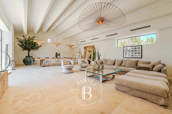 Pernes-les-Fontaines, Maison 6 Chambres -  390 m² à vendre