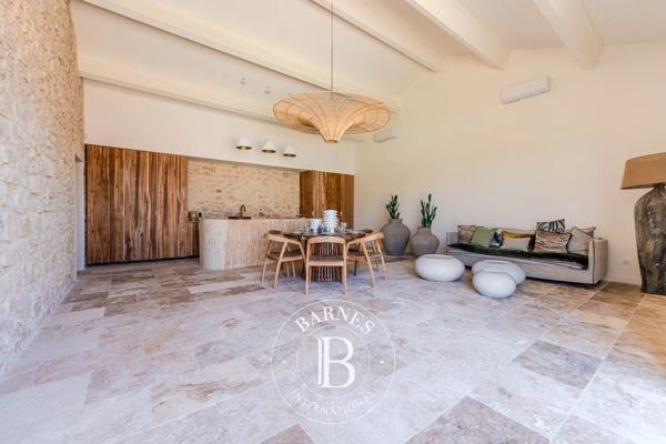 Pernes-les-Fontaines, Maison 6 Chambres -  390 m² à vendre