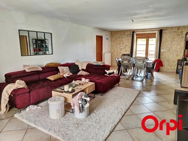 Maison à vendre    5 pièces •  Colombier