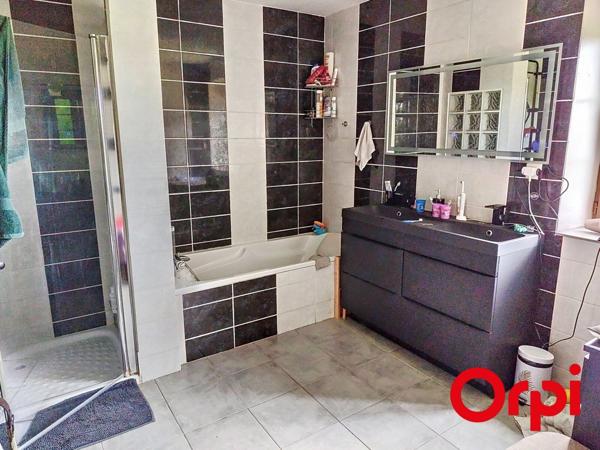 Maison à vendre    5 pièces •  Colombier