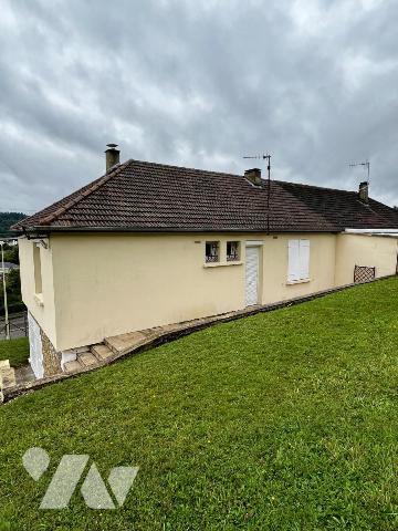 Pavillon mitoyen d'un côté et édifié sur sous-sol total