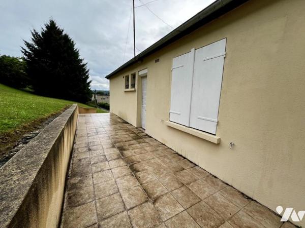 Pavillon mitoyen d'un côté et édifié sur sous-sol total