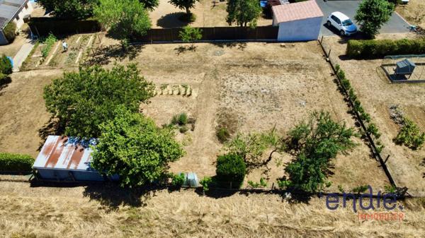 86190 QUINÇAY- Terrain à bâtir de 728 m2 Hors Lotissement